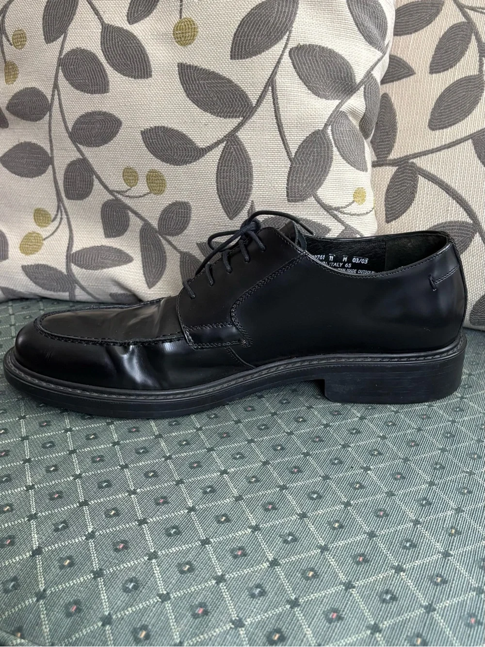 Bostonian Black Leather Lace-Up Oxfords
